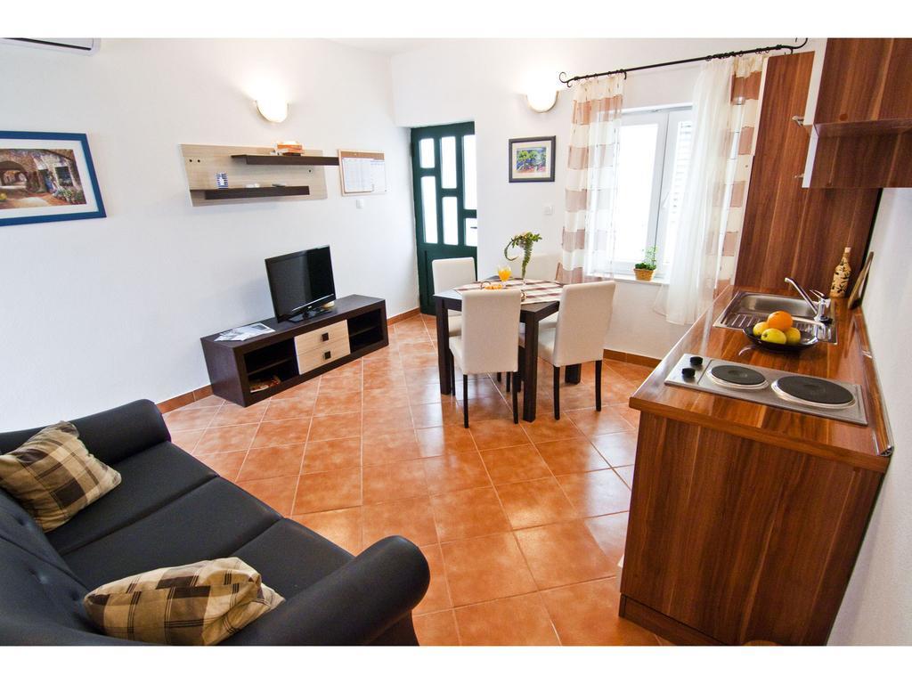 Apartments Cambi Kaštela Zimmer foto