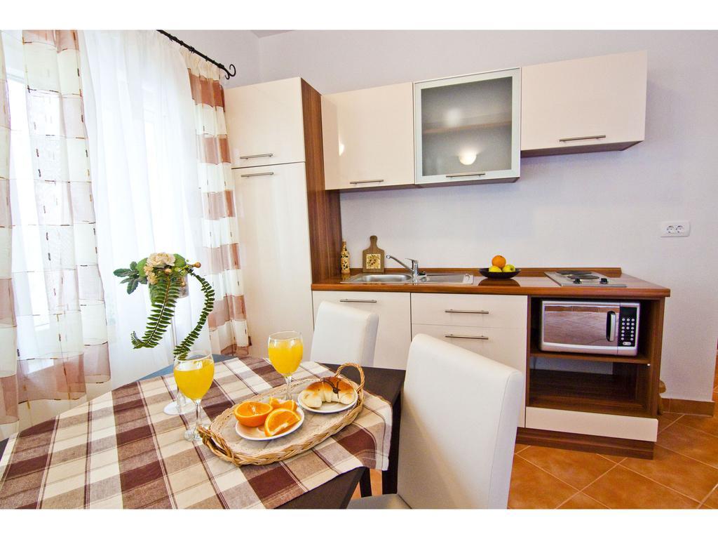 Apartments Cambi Kaštela Zimmer foto